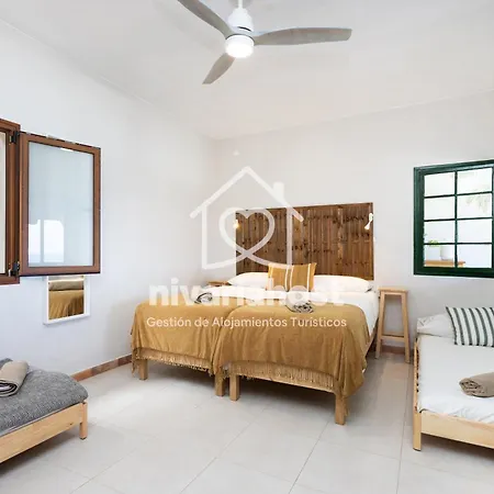 Ocean House El Pris, By Nivariahost 別荘