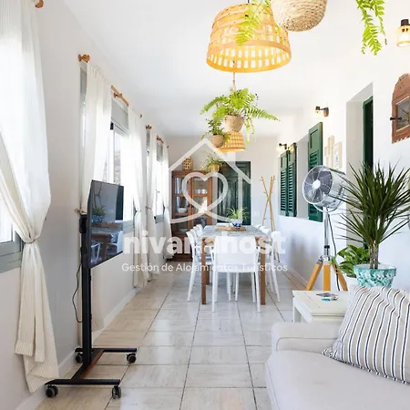 Ocean House El Pris, By Nivariahost Holiday home
